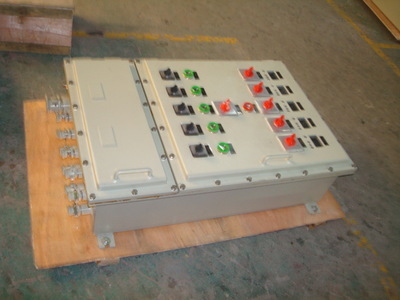 特價(jià)批發(fā)照明動(dòng)力配電箱、配電柜、電氣控制柜及無功補(bǔ)償裝置 瑞安市恒安電氣的專業(yè)優(yōu)勢(shì)